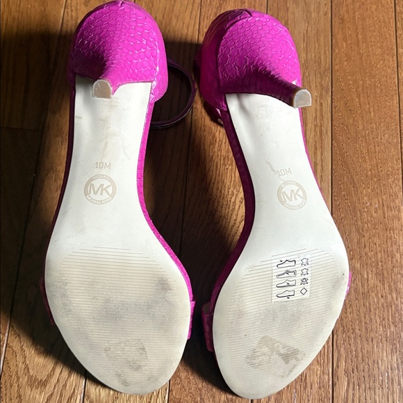 Michael Kors Fuchsia Textured Heels - Picture 8 of 8